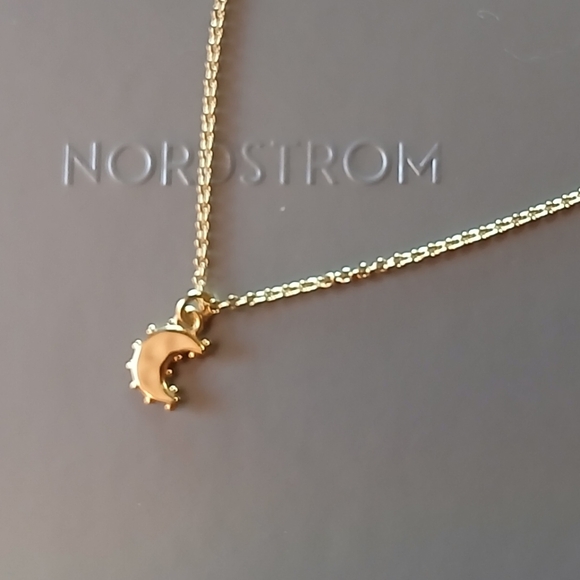 ❤️Madewell❤️ Gold Plated Tiny Moon Pendant💥Vintage Gold 💥 - Picture 7 of 7